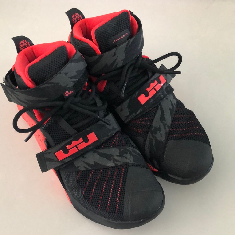 Nike Lebron James Basketball Shoes